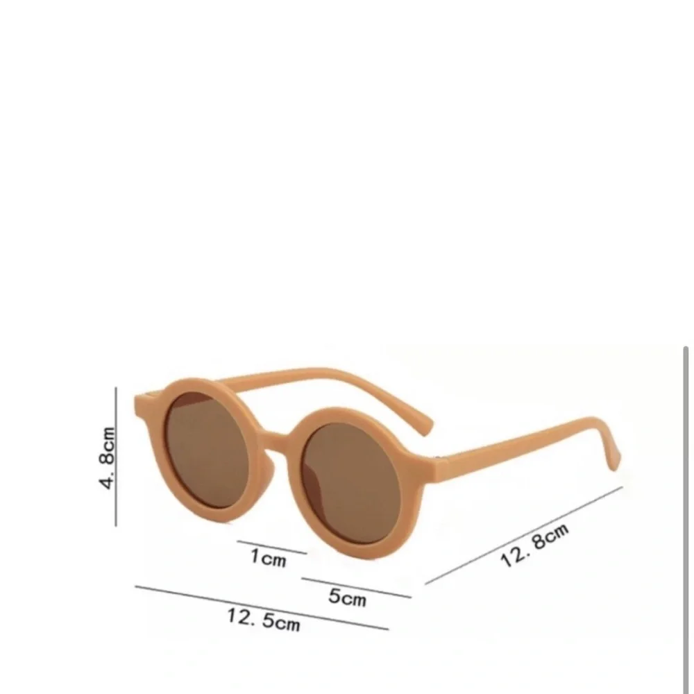 Round Sunglasses - Picture 3 of 8